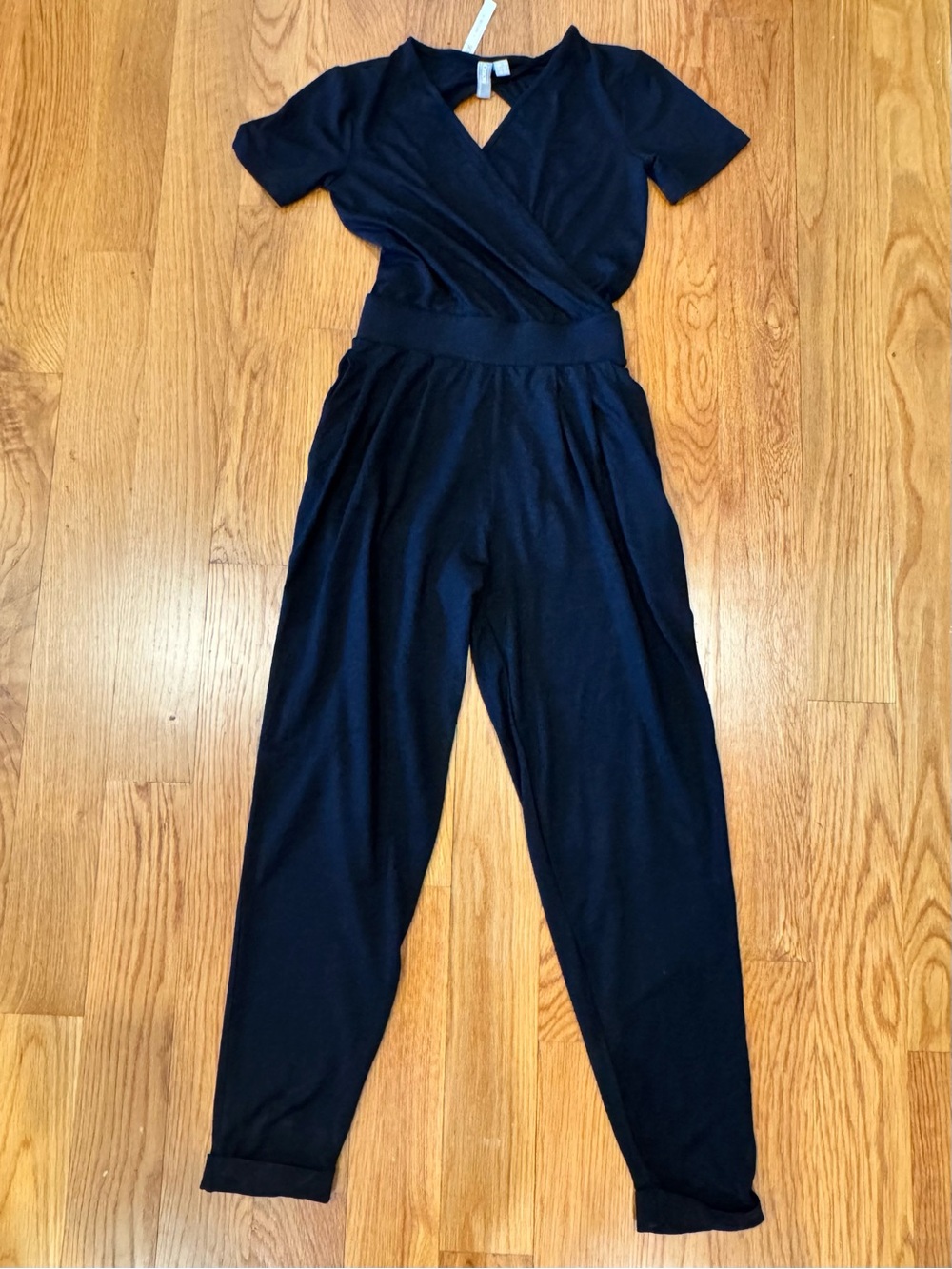ASOS Black Short-Sleeve Wrap Cuffed Open Back Jumpsuit 00P 00 Petite